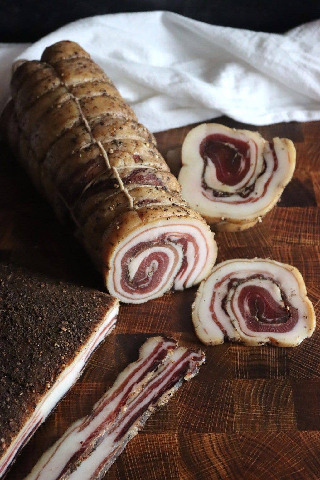 I sapori di una volta s.r.l.s - Artisanale gerollte Pancetta aus Irpinia - UBSBOT.eu - Fine things for you